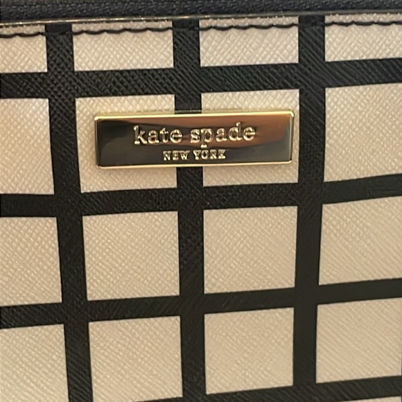 Kate Spade crossbody purse, black and cream checkered - Picture 2 of 7